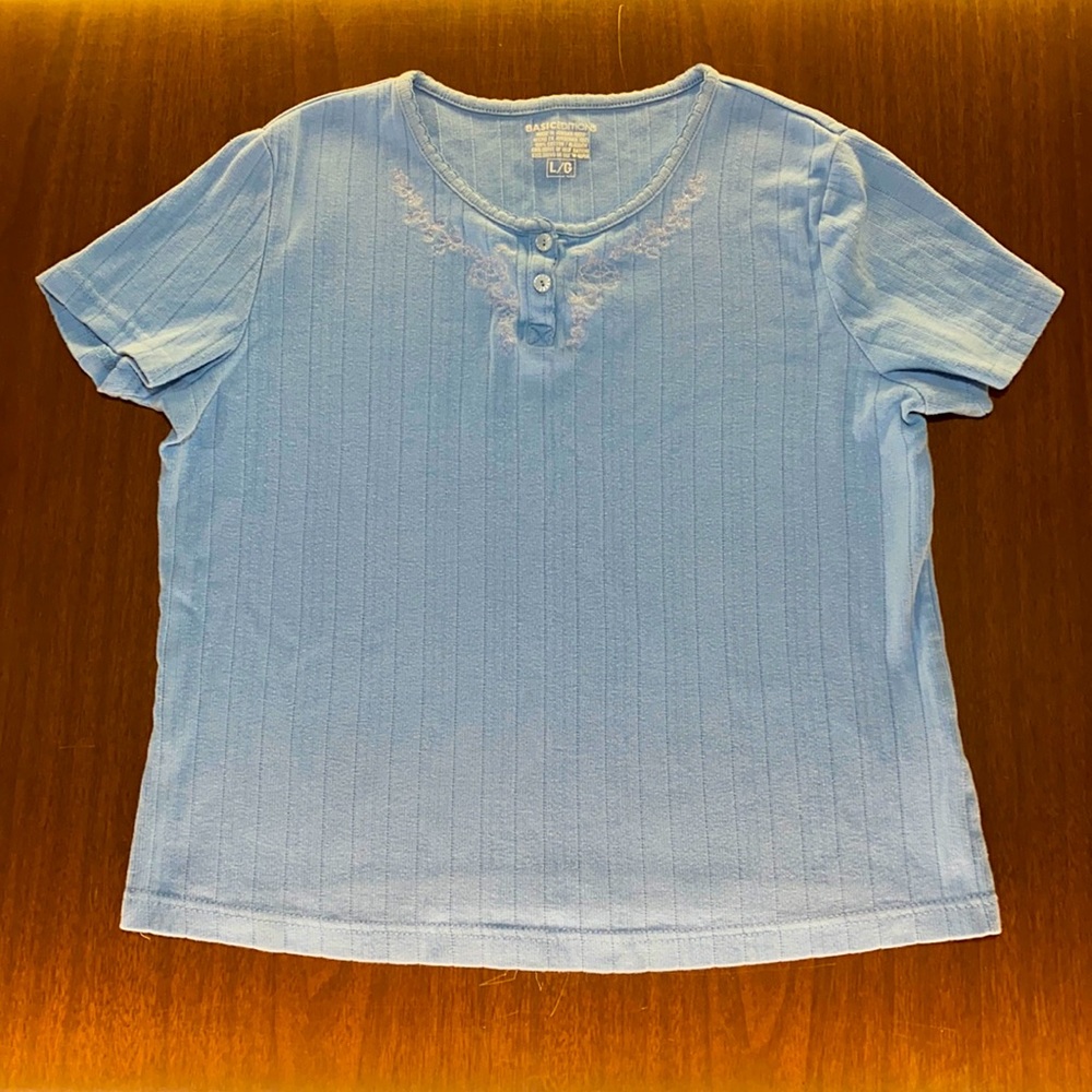 Embroidered tee